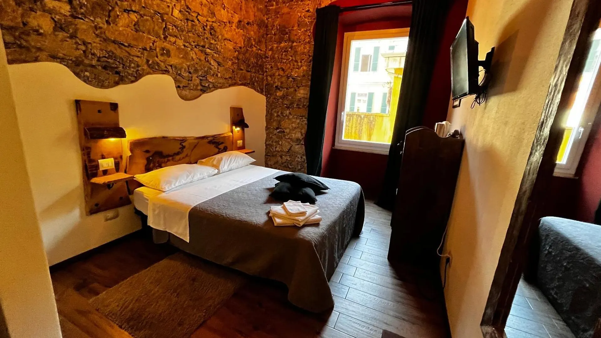 La Taverna Del Metallo Rooms La Spezia 0*,