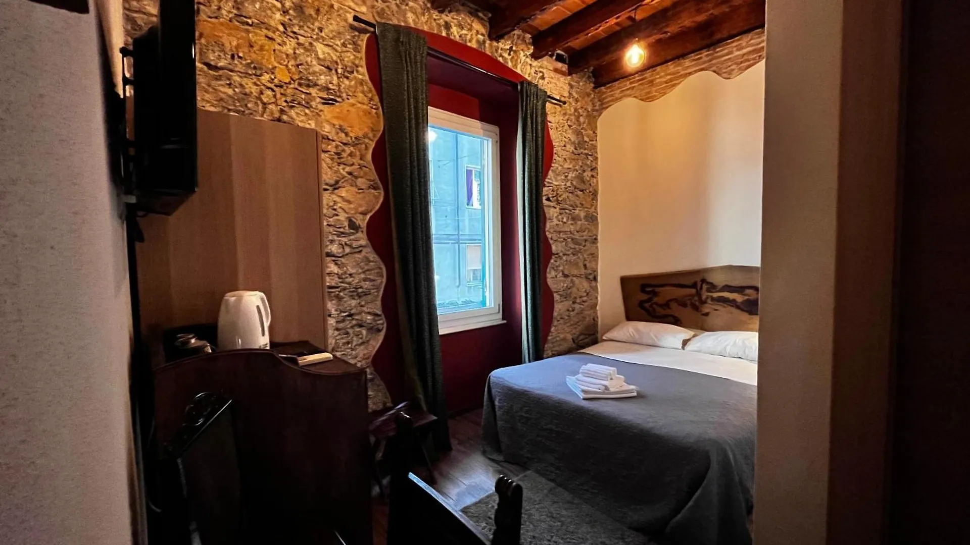 La Taverna Del Metallo Rooms 라스페치아
